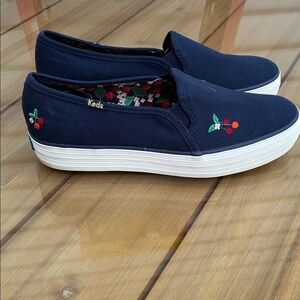 Keds Women's Navy Embroidered Slip-On Sneakers new box size 8
